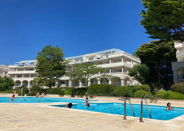 A 300m De La Plage, Parc, Piscine, Terrasse Apartment